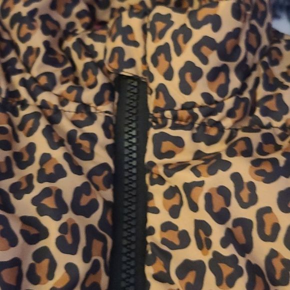 Girls - Grane brand poofy vest leopard with pink inside - size small - NWOT - Picture 4 of 5